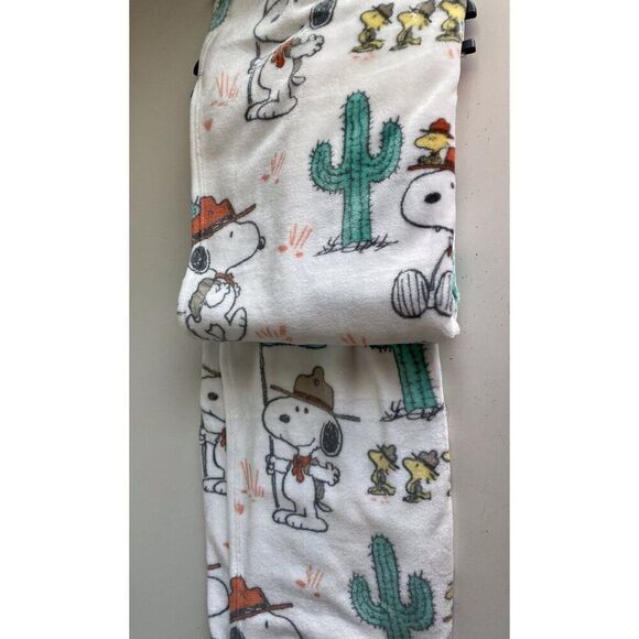 Peanuts Snoopy Woodstock Plush Throw Blanket Boy Scouts Desert  Cactus 50 X 70” - Picture 11 of 14